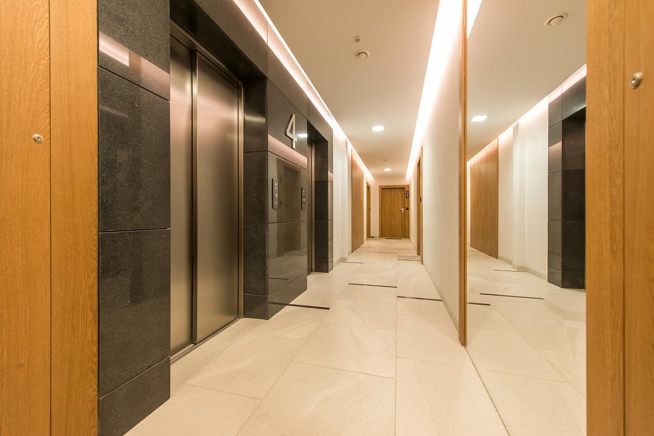 P&O Serviced Apartments Solec Varşovia Exterior foto