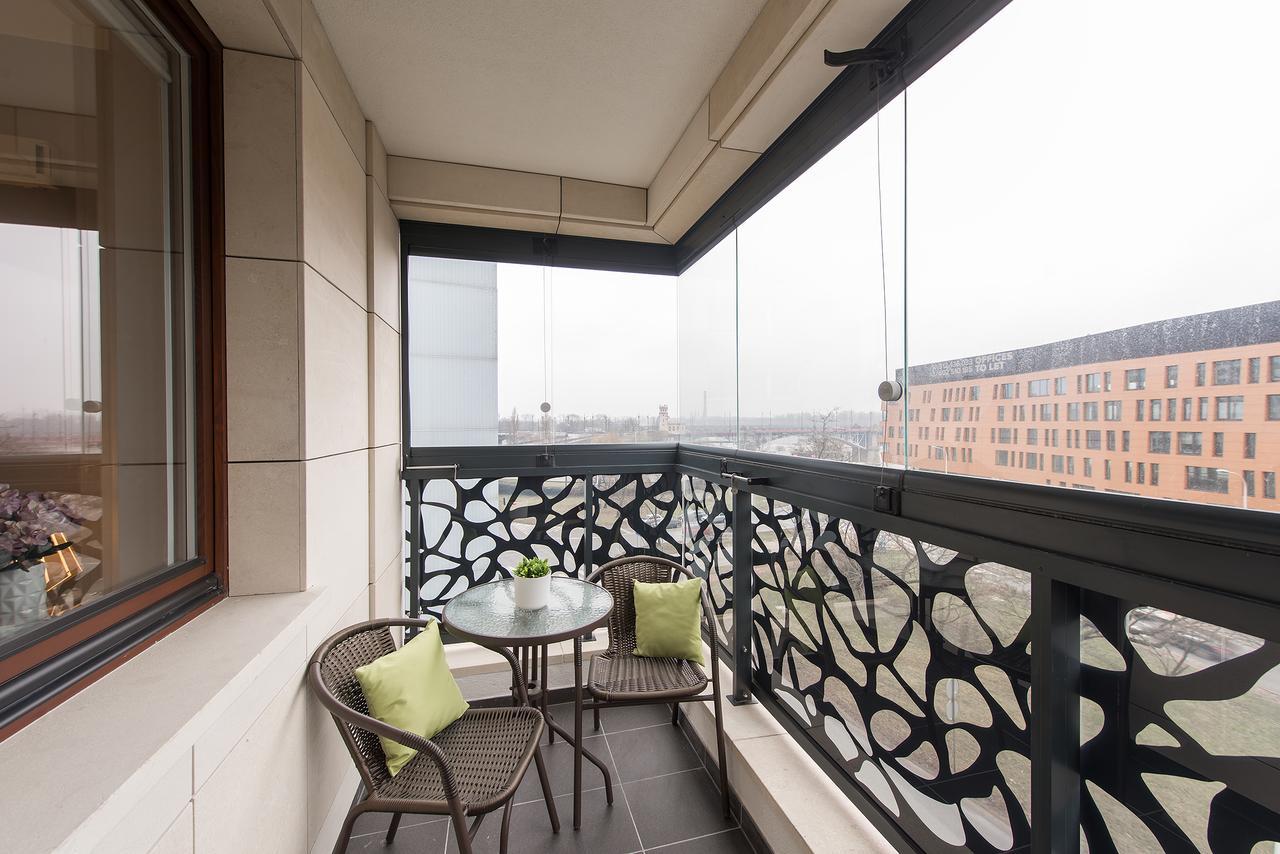 P&O Serviced Apartments Solec Varşovia Exterior foto
