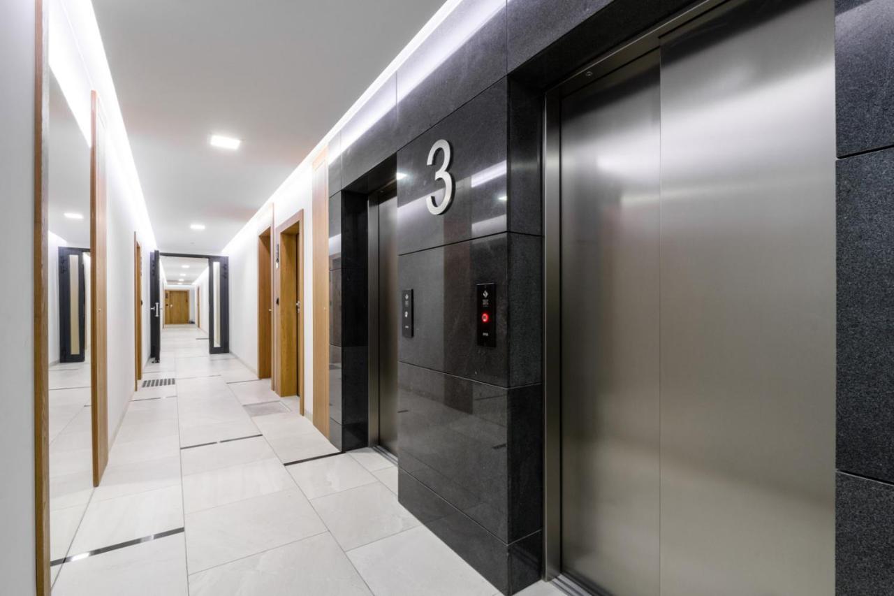 P&O Serviced Apartments Solec Varşovia Exterior foto