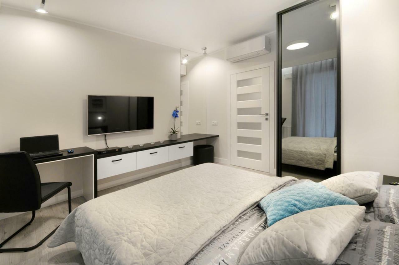 P&O Serviced Apartments Solec Varşovia Exterior foto