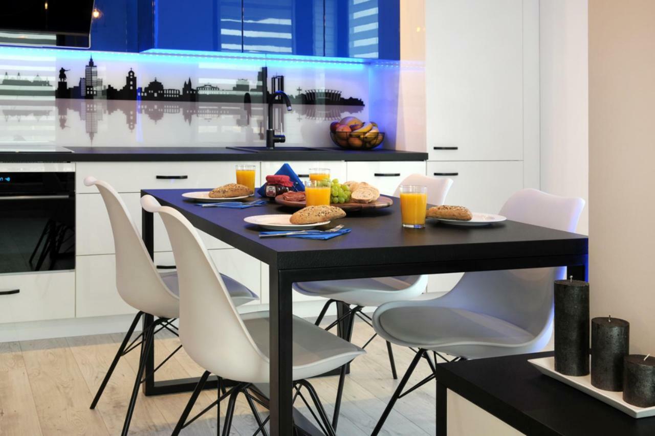 P&O Serviced Apartments Solec Varşovia Exterior foto