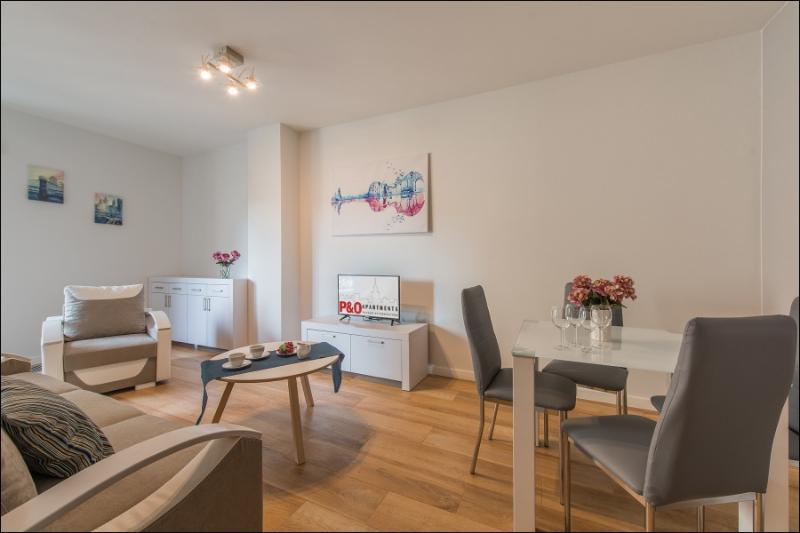 P&O Serviced Apartments Solec Varşovia Exterior foto