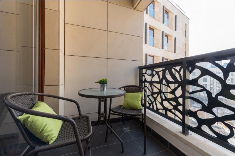 P&O Serviced Apartments Solec Varşovia Exterior foto